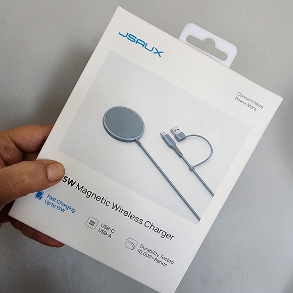 Magnetic Wireless Charger - Picture 1 of 4